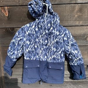 Billabong gender neutral size 10 Snow jacket. Beautiful navy blue Ikat print